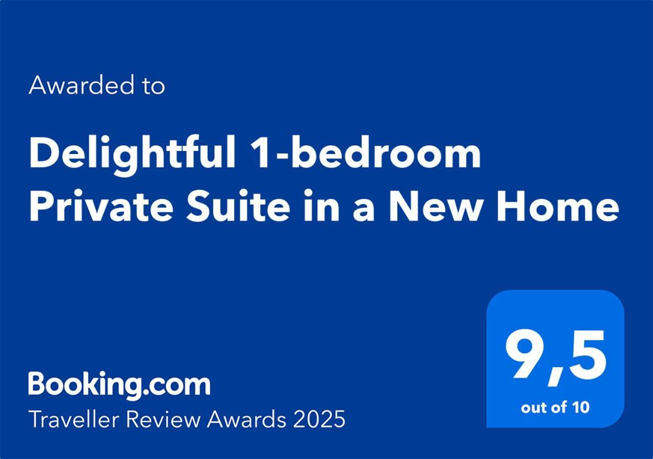 Delightful 1-Bedroom Private Suite In A New Home 卡加利 外观 照片